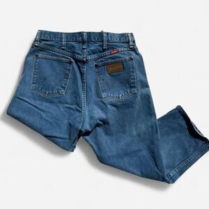 Wrangler cowboy cut blue jeans